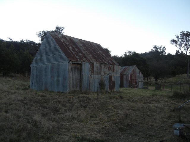 Tin hut in Gundungurra country